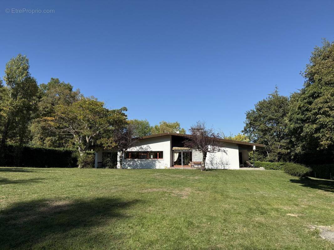 Maison à TRIE-SUR-BAISE