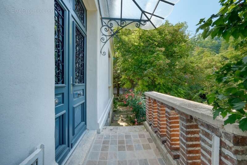 Villa d'exception de 8 pieces – un joyau du patrimoine ovillois - photo 6