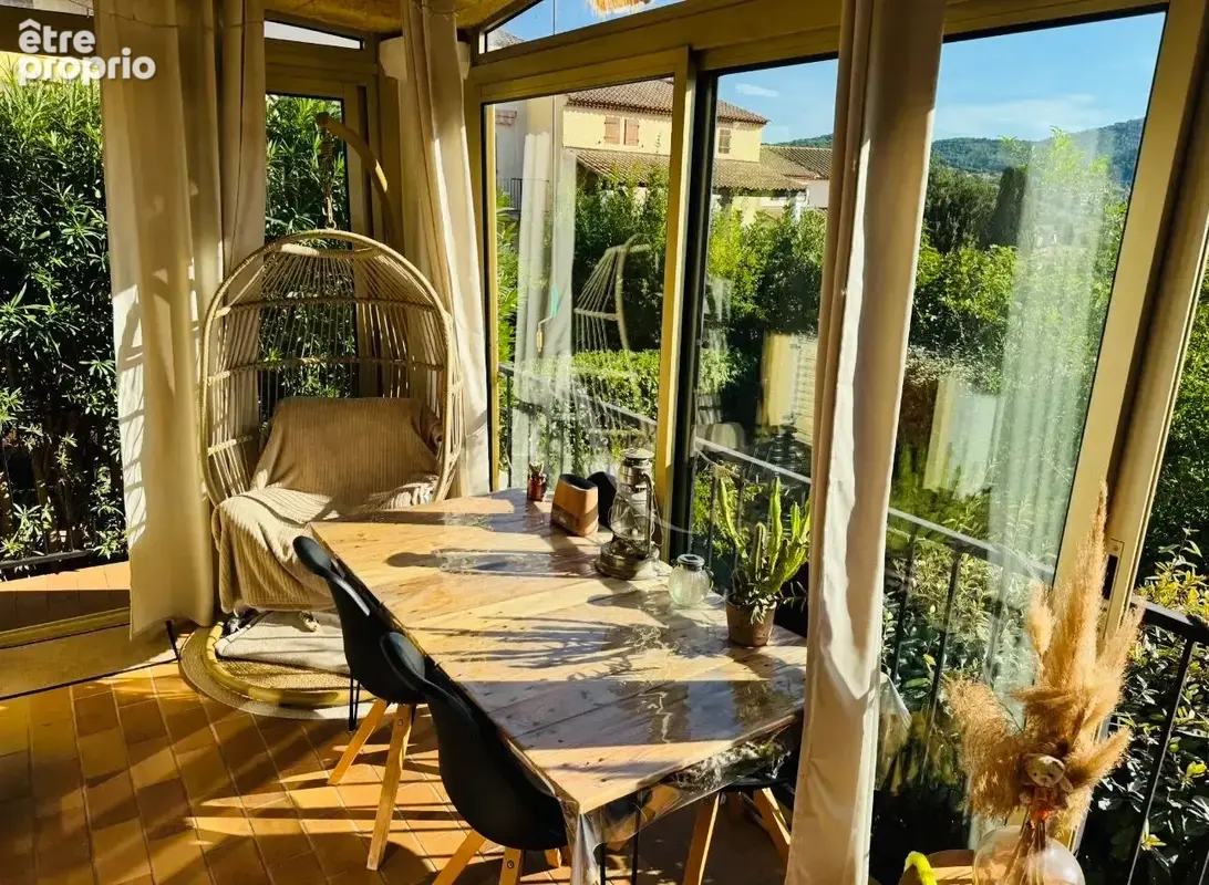 Appartement T2 en rez-de-jardin avec  jardins privatifs, garage et petite vue mer - photo 2
