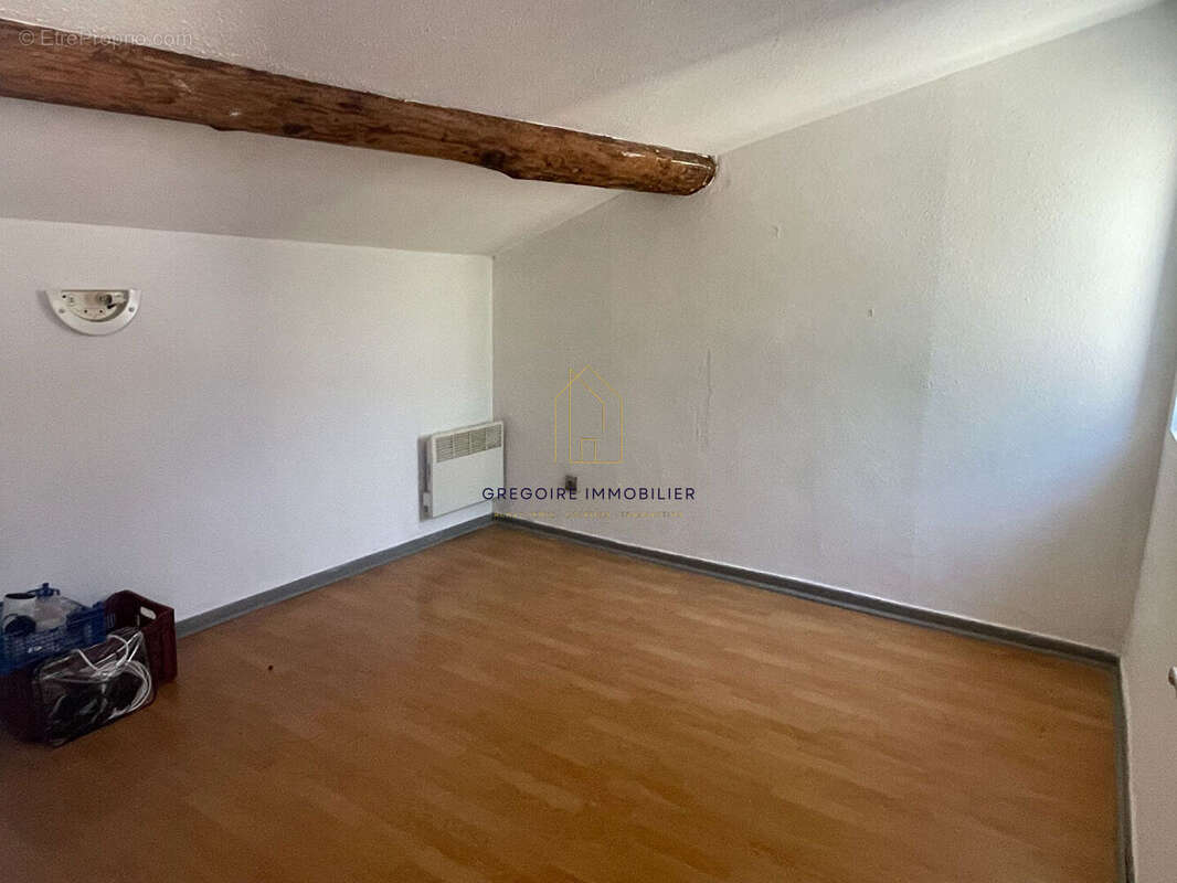 Appartement à LA TOUR-D'AIGUES