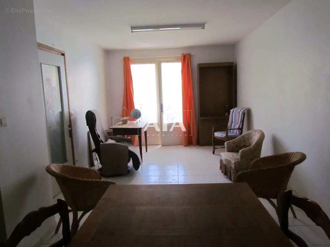 Maison de village avec bâtiment agricole proche de chef Boutonne - photo 7