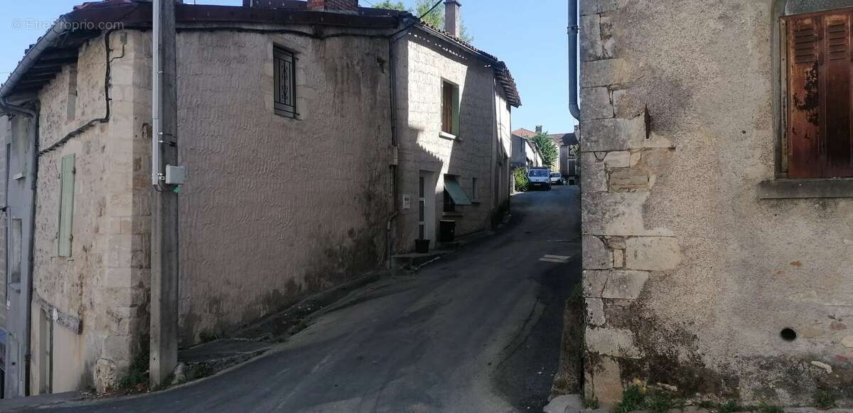 Maison en pierre avec garage — Idéal investissement ou premier achat - photo 14