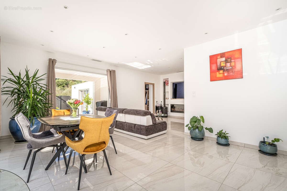 Maison à ROQUEVAIRE