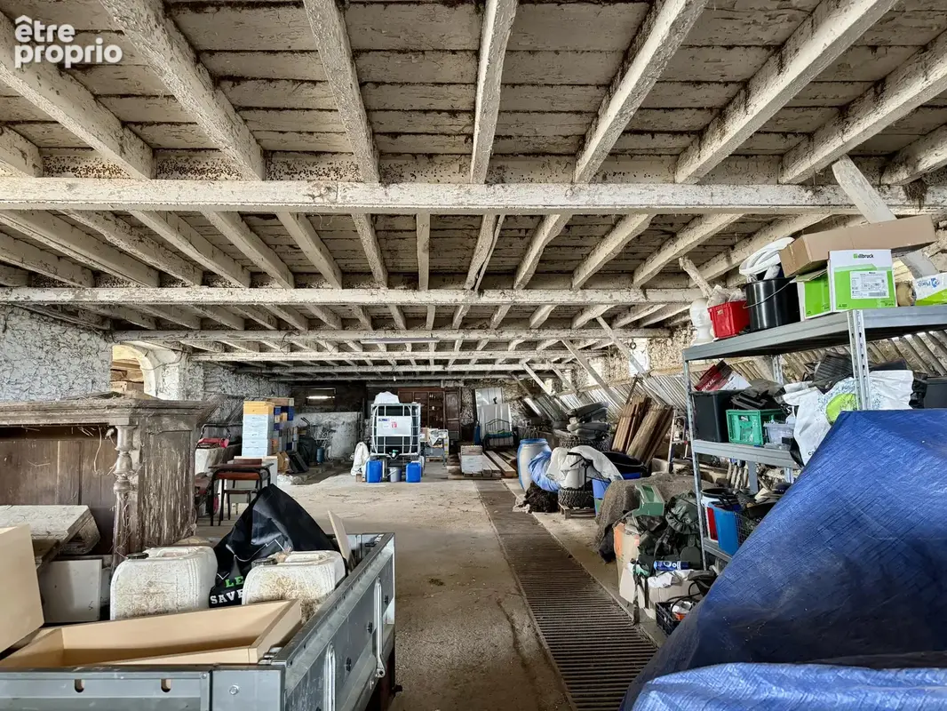 Rieupeyroux – Maison en pierre avec granges et 1,9 ha - photo 15