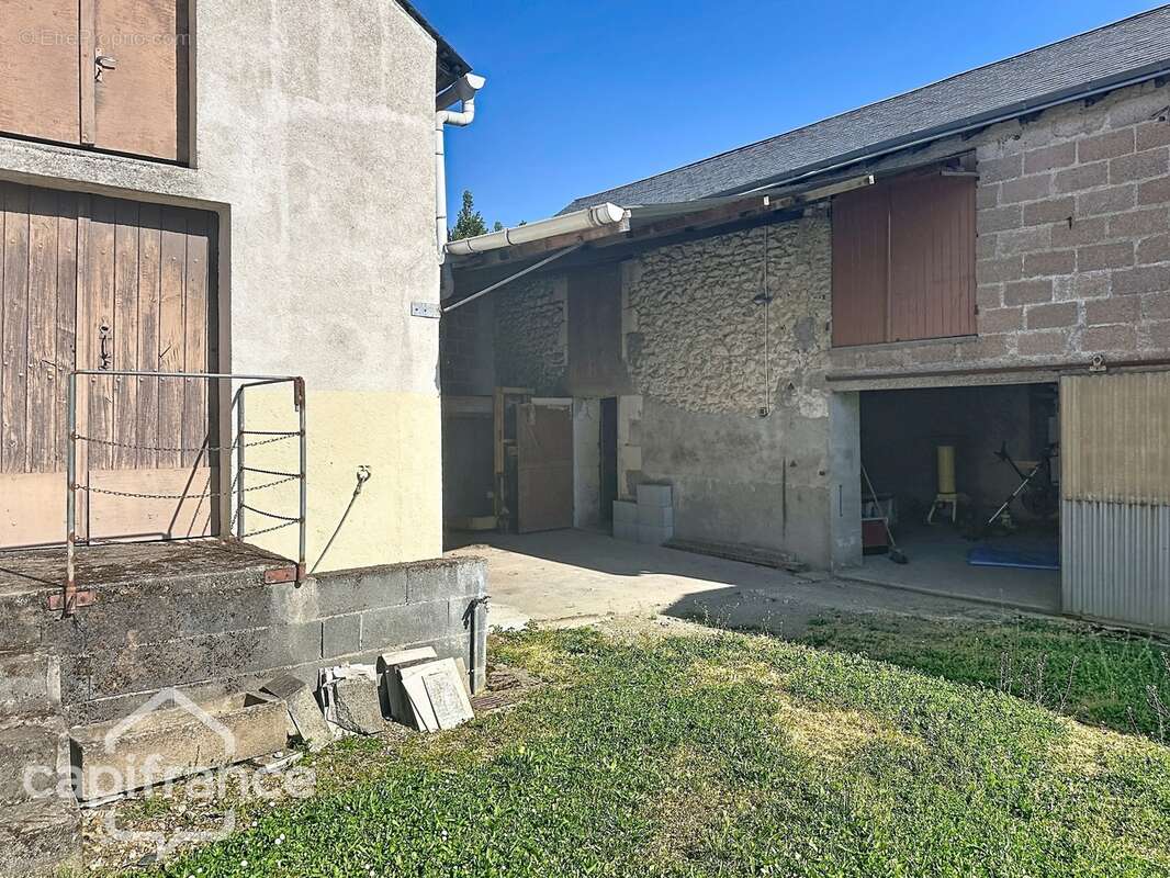 Volume et Potentiel : A vendre … Un grand atelier Indépendant et une maison 4 pièces - THOUARS (79) - photo 6