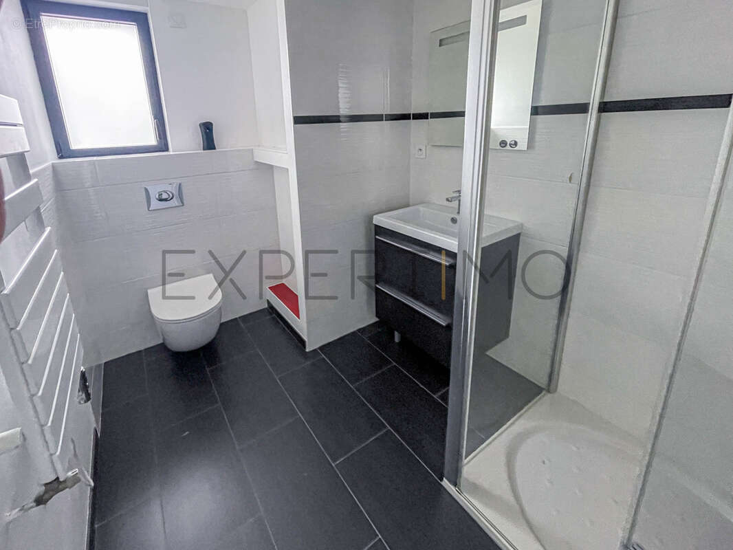 maison de 2019, 4 chambres de 141 m2 avec un garage. - photo 8