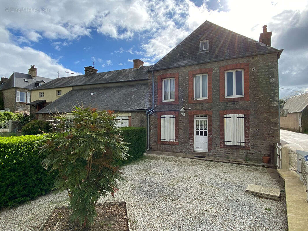 Maison à MONTCHAUVET