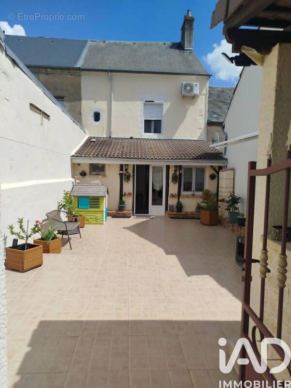 Photo 1 - Maison à BOURGES