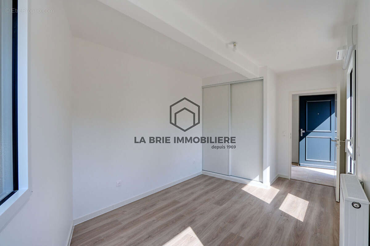 Appartement à RUBELLES