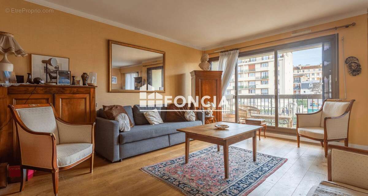 Appartement à BOURG-LA-REINE