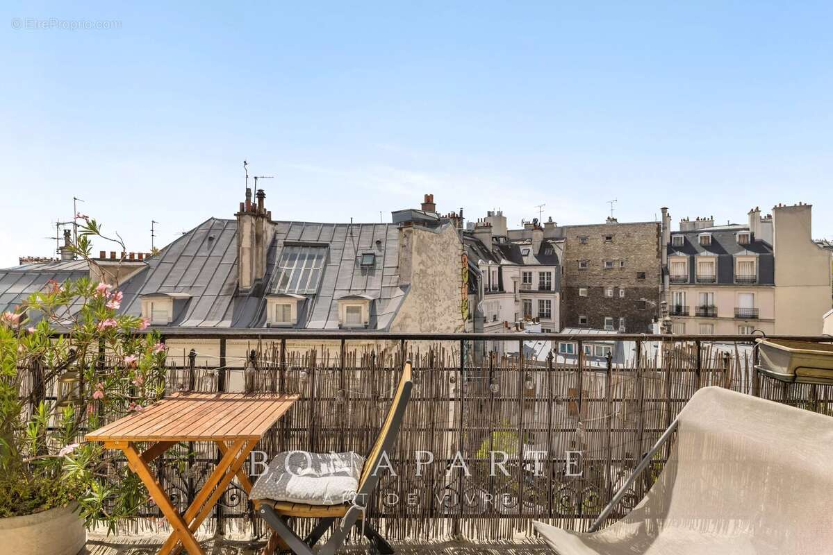 Paris 9 / turgot – étage élevé – balcon filant – vue dégagée - photo 5