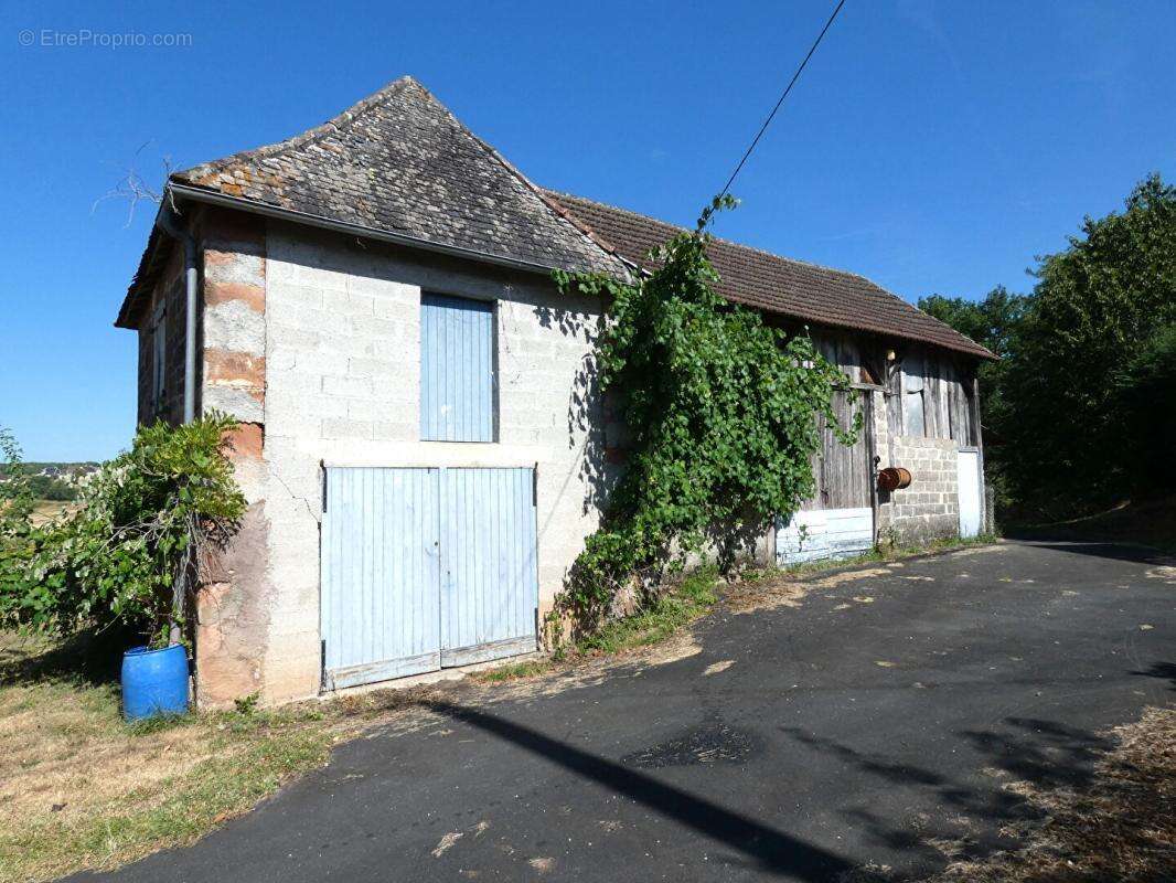 Maison 145 m2 / 2 appts / grange / terrain avec vue 3142m² - photo 3