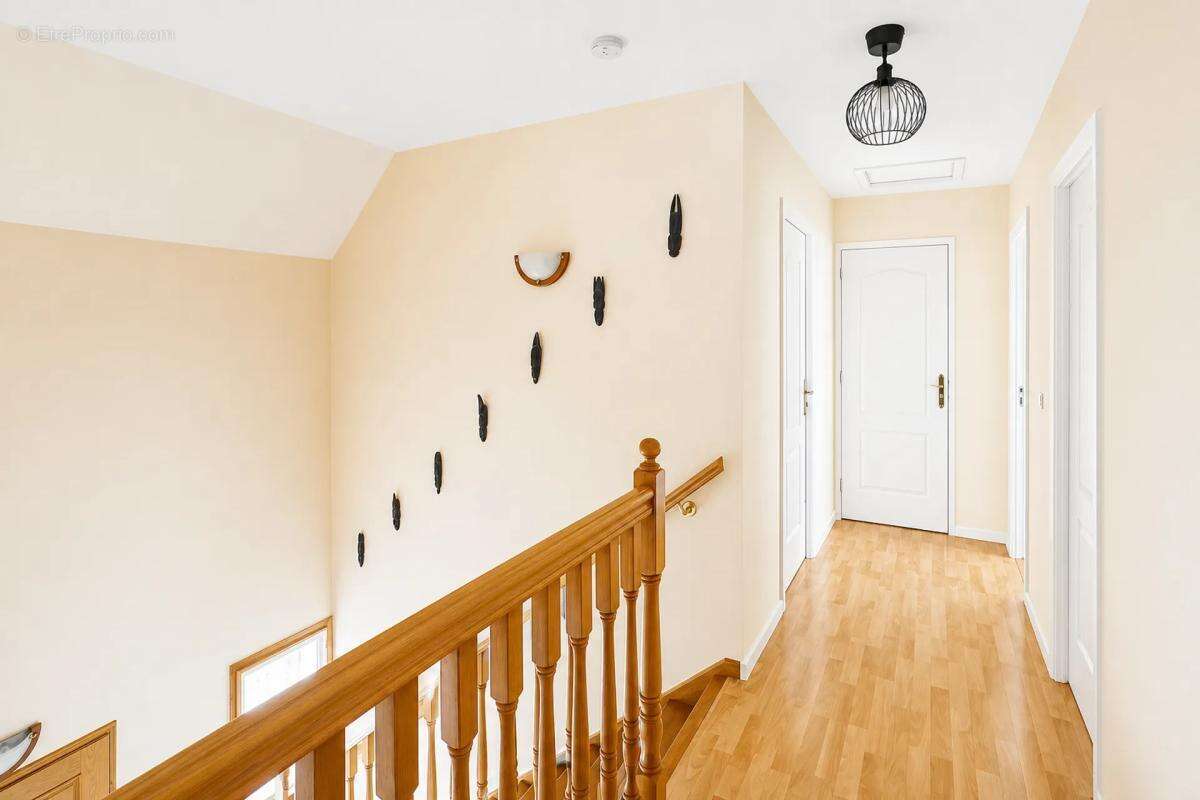 Maison de 6 pièces de 158 m² à Lagny-sur-Marne - photo 13