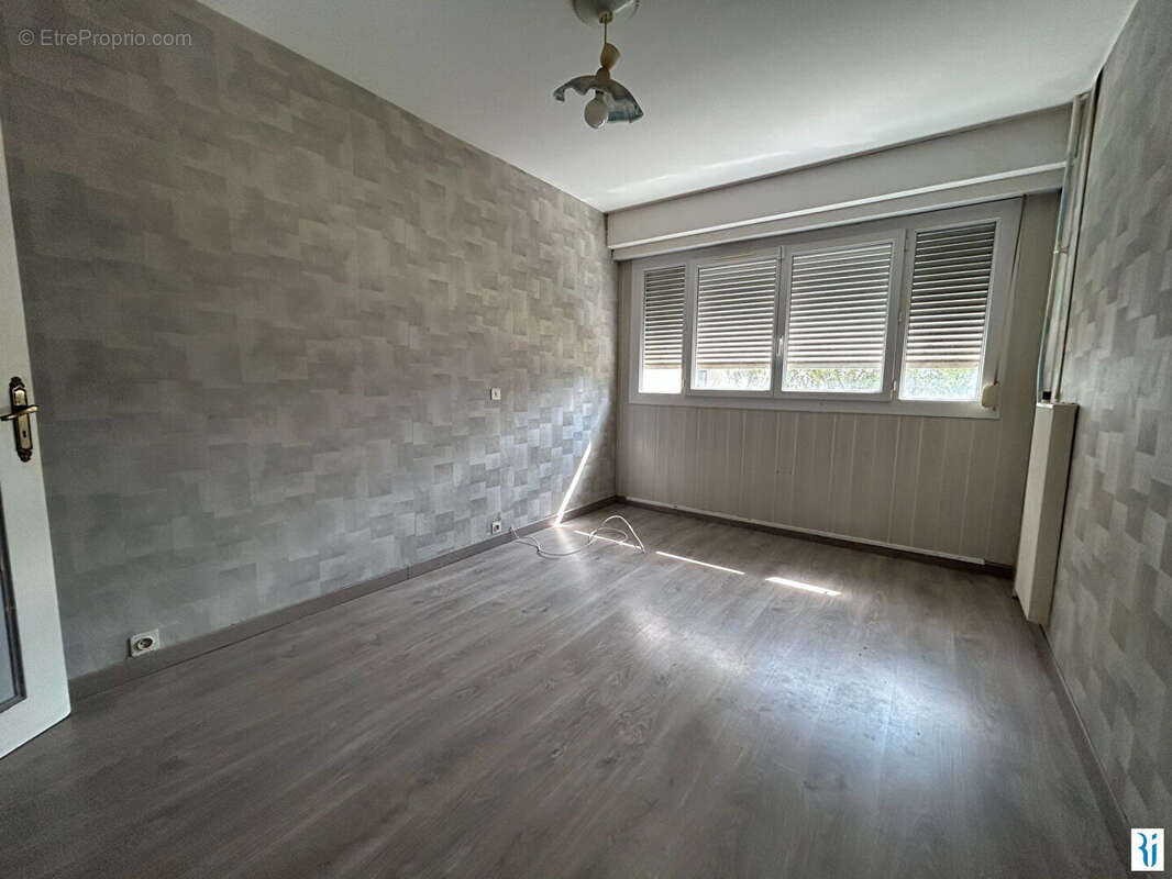 A vendre appartement T5 à Bihorel avec balcon - photo 8