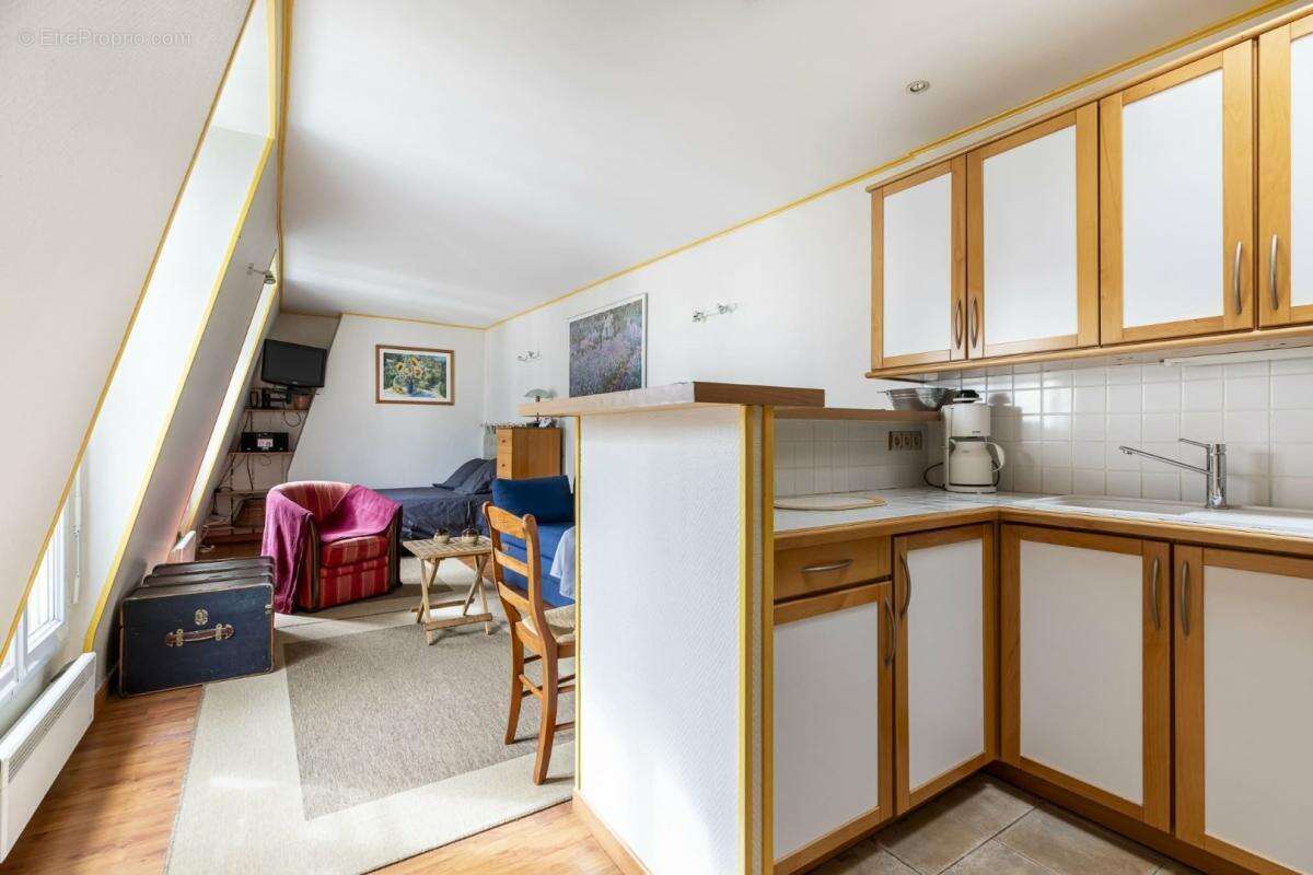 Appartement à PARIS-18E