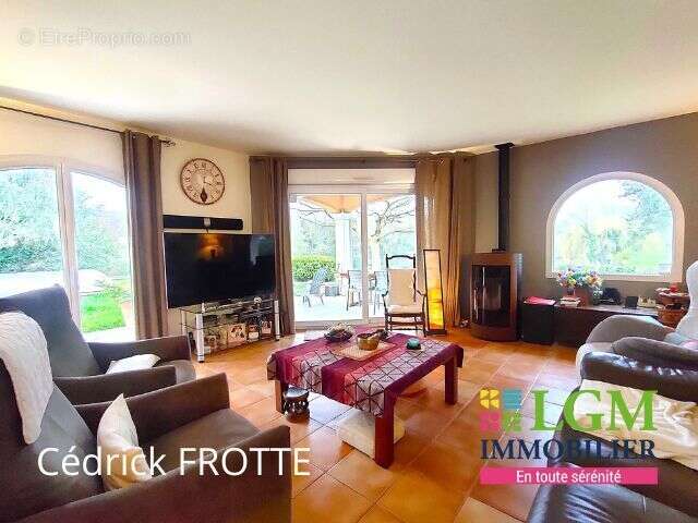 Maison à MONTBOUCHER-SUR-JABRON