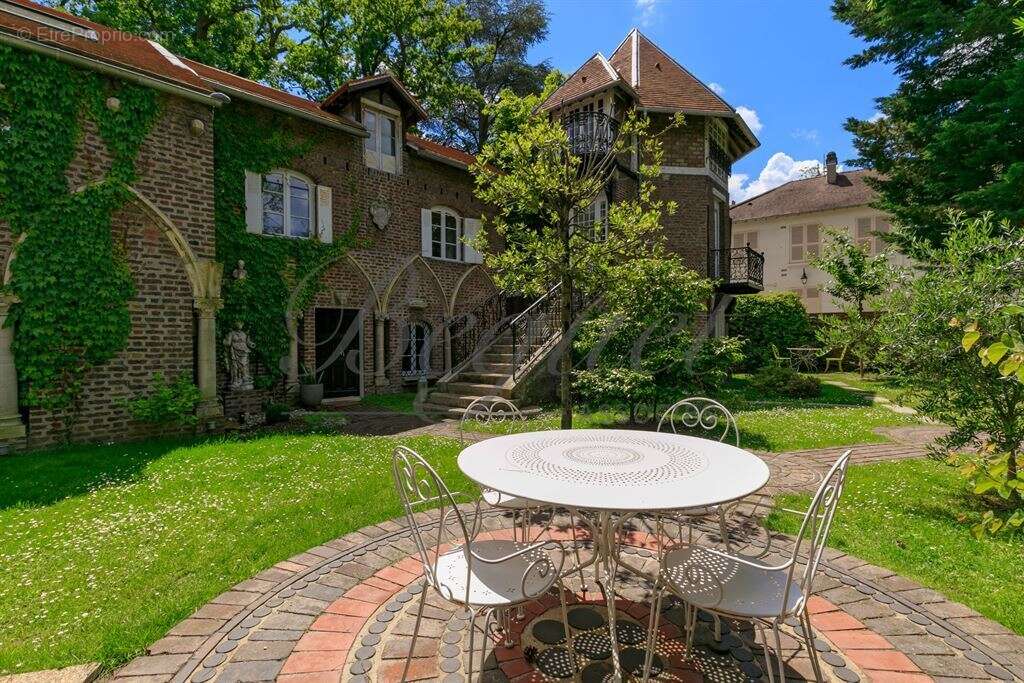 Maison à VAUCRESSON