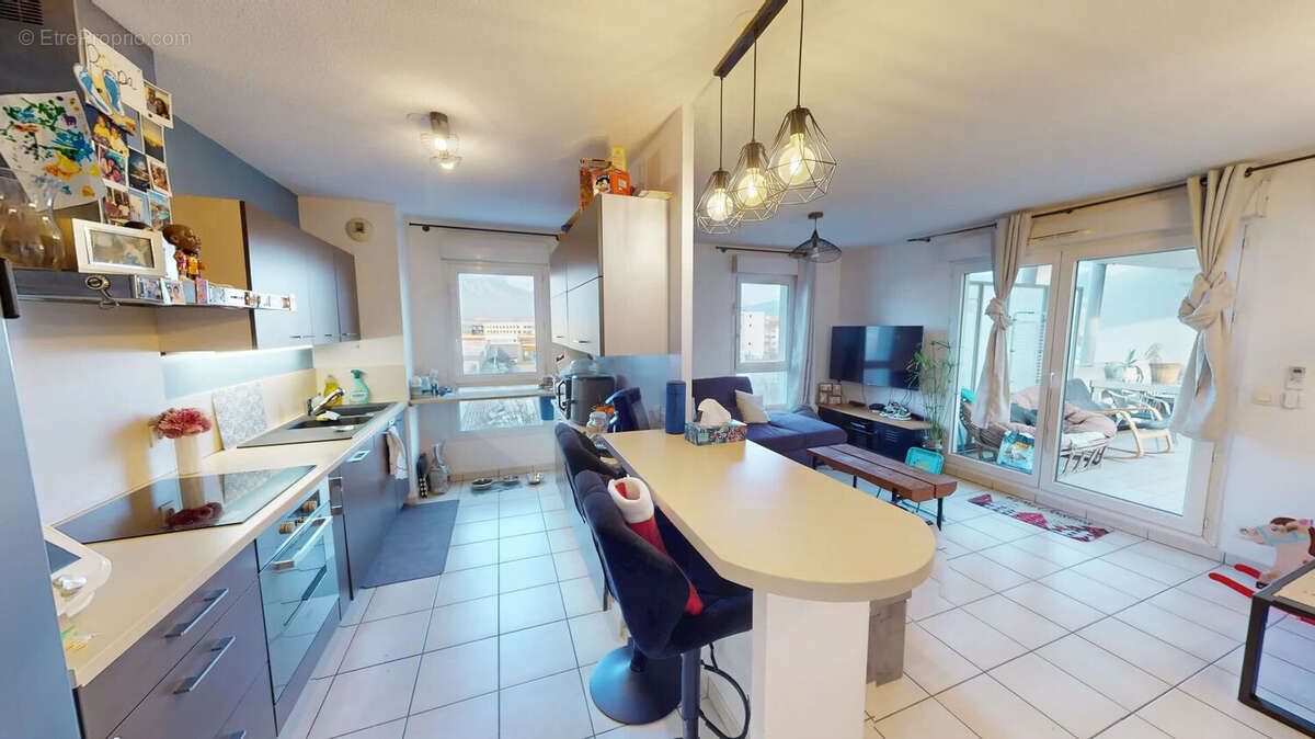 Appartement à SAINT-MARTIN-D'HERES