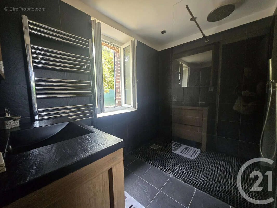 Maison 132 m² à Les Baux-De-Breteuil  - photo 4