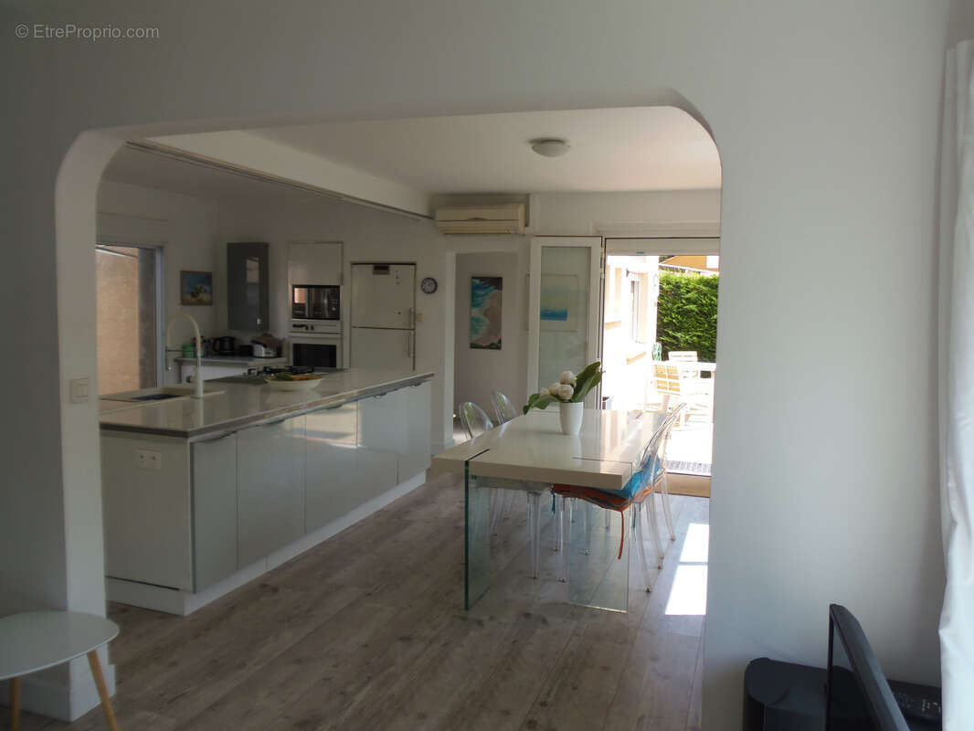 Maison à MORTAGNE-SUR-GIRONDE