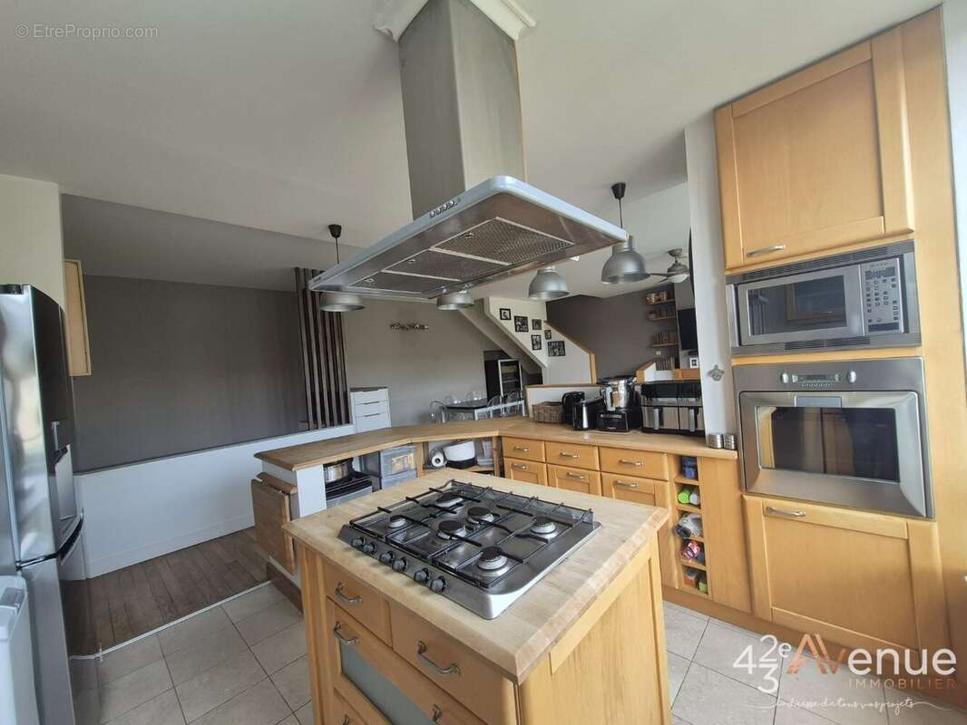 Appartement à SAINT-ETIENNE