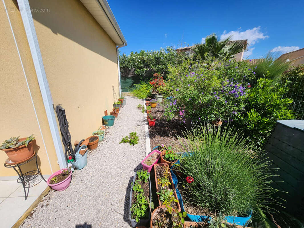 Maison à NISSAN-LEZ-ENSERUNE