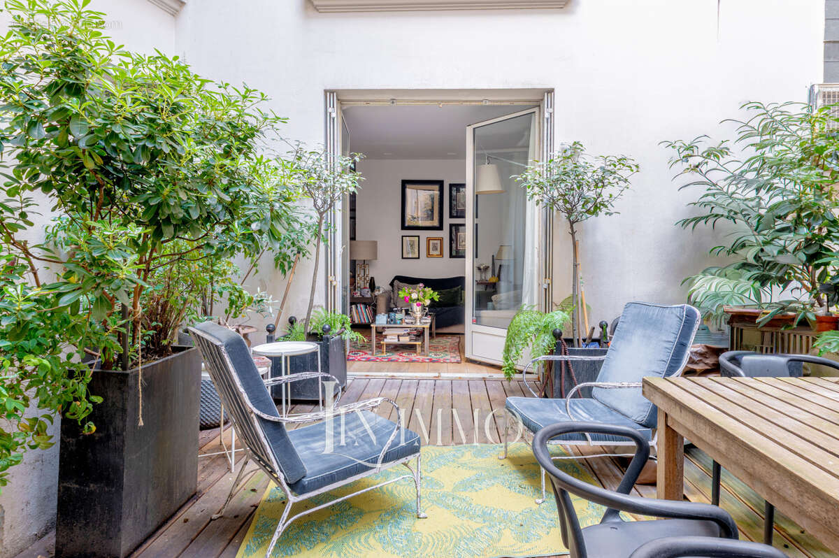 Appartement à PARIS-17E