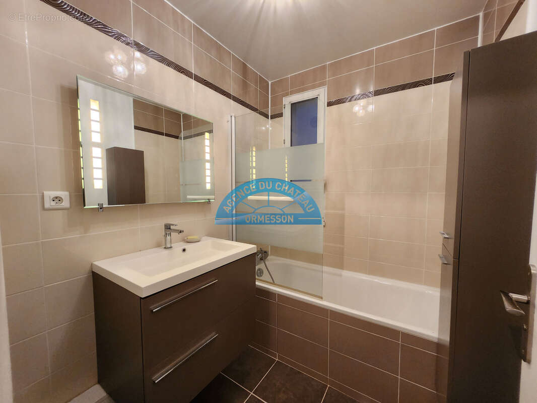 Appartement à CHENNEVIERES-SUR-MARNE