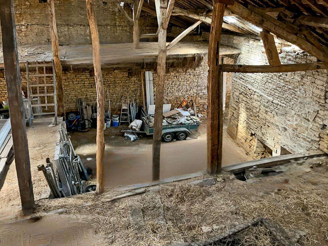 Maison à SAINT-PIERRE-SUR-VENCE