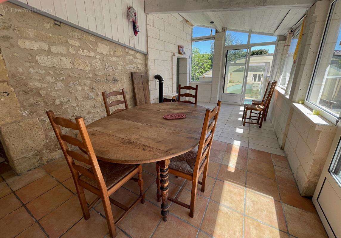 Maison à LEGUILLAC-DE-CERCLES