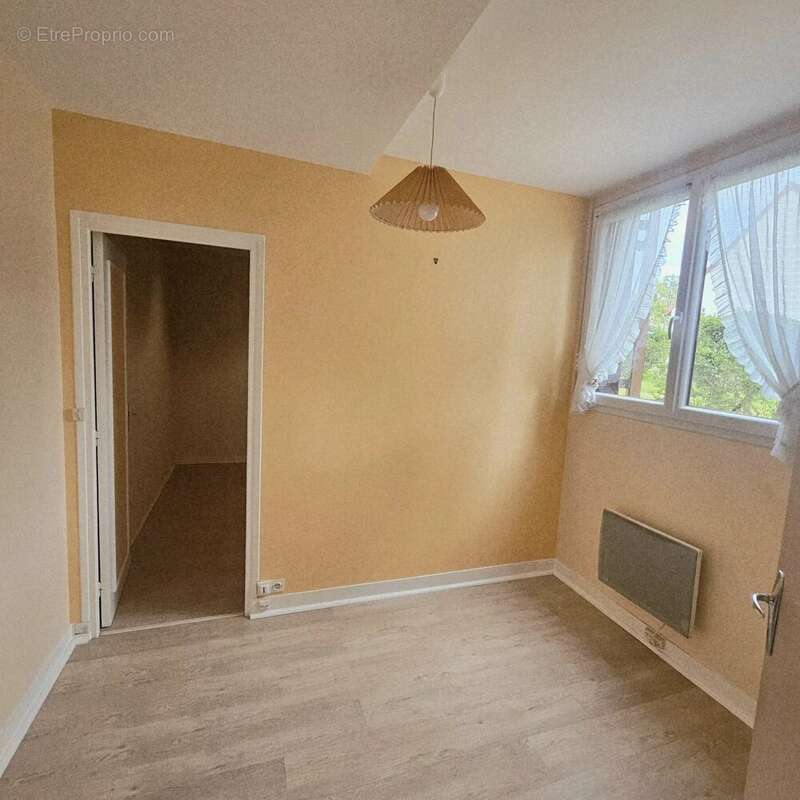Maison à SAINT-GERMAIN-LES-ARPAJON