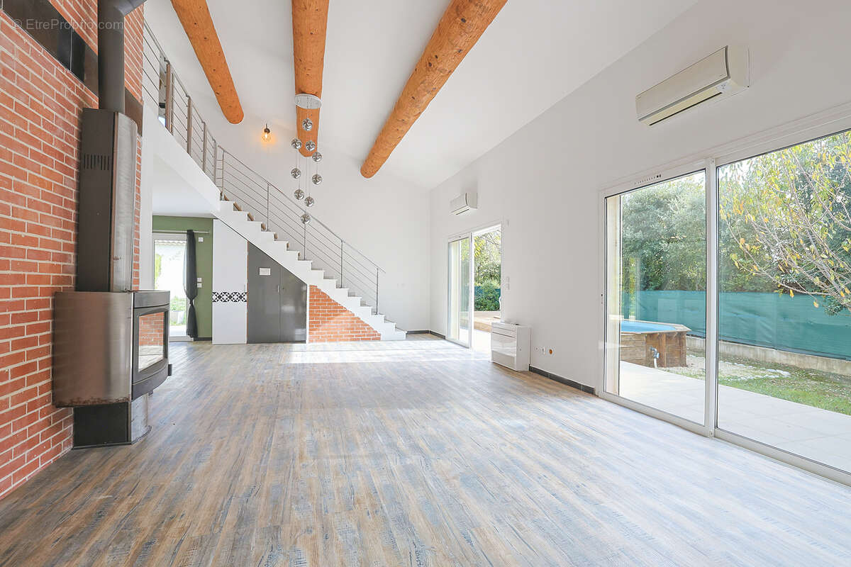 Maison à LA ROQUEBRUSSANNE