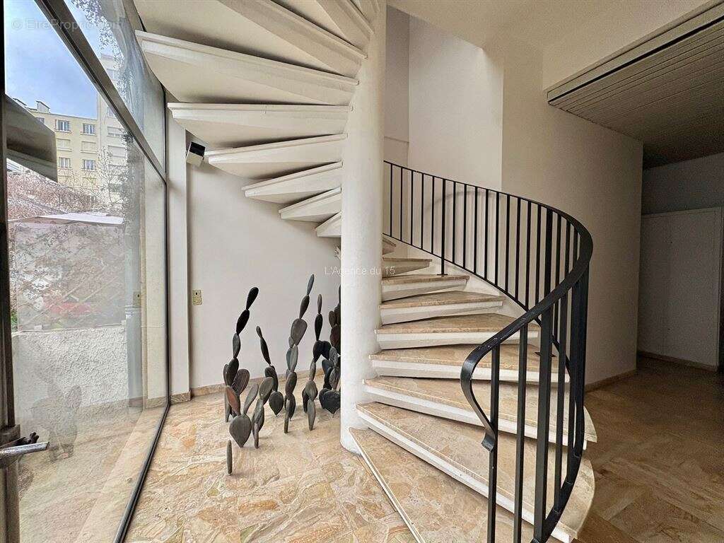 Appartement à PARIS-14E