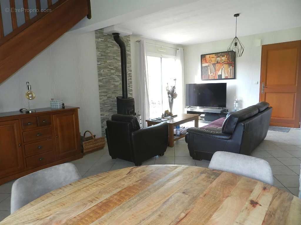 Maison à SAINT-PIERRE-SUR-DIVES