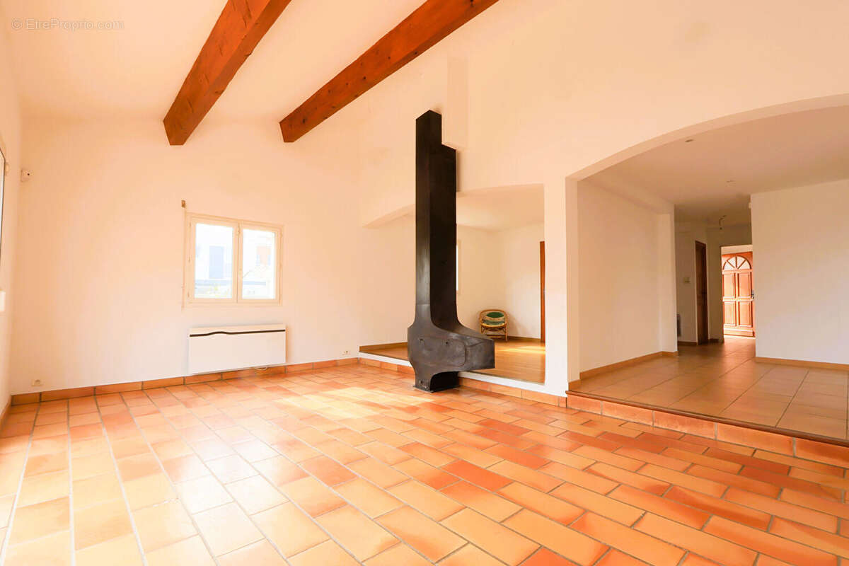 Maison à MAUGUIO