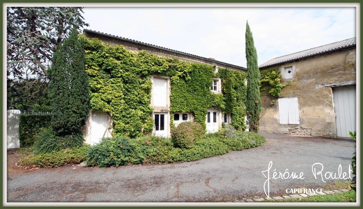 Dpt Vienne (86), à vendre Champigny-En-Rochereau maison P8 de 220 m² - Terrain de 1 017,00 m² - photo 9