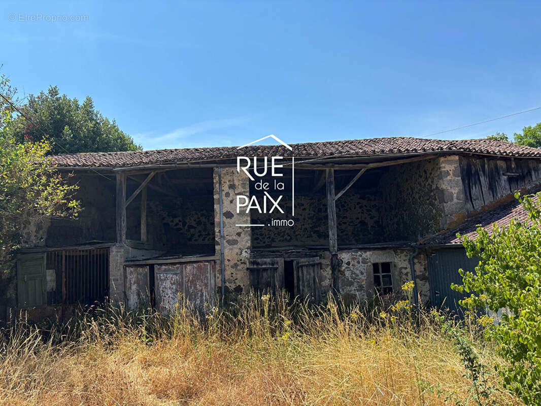 Ensemble immobilier situé  a la chapelle saint laurent - photo 10