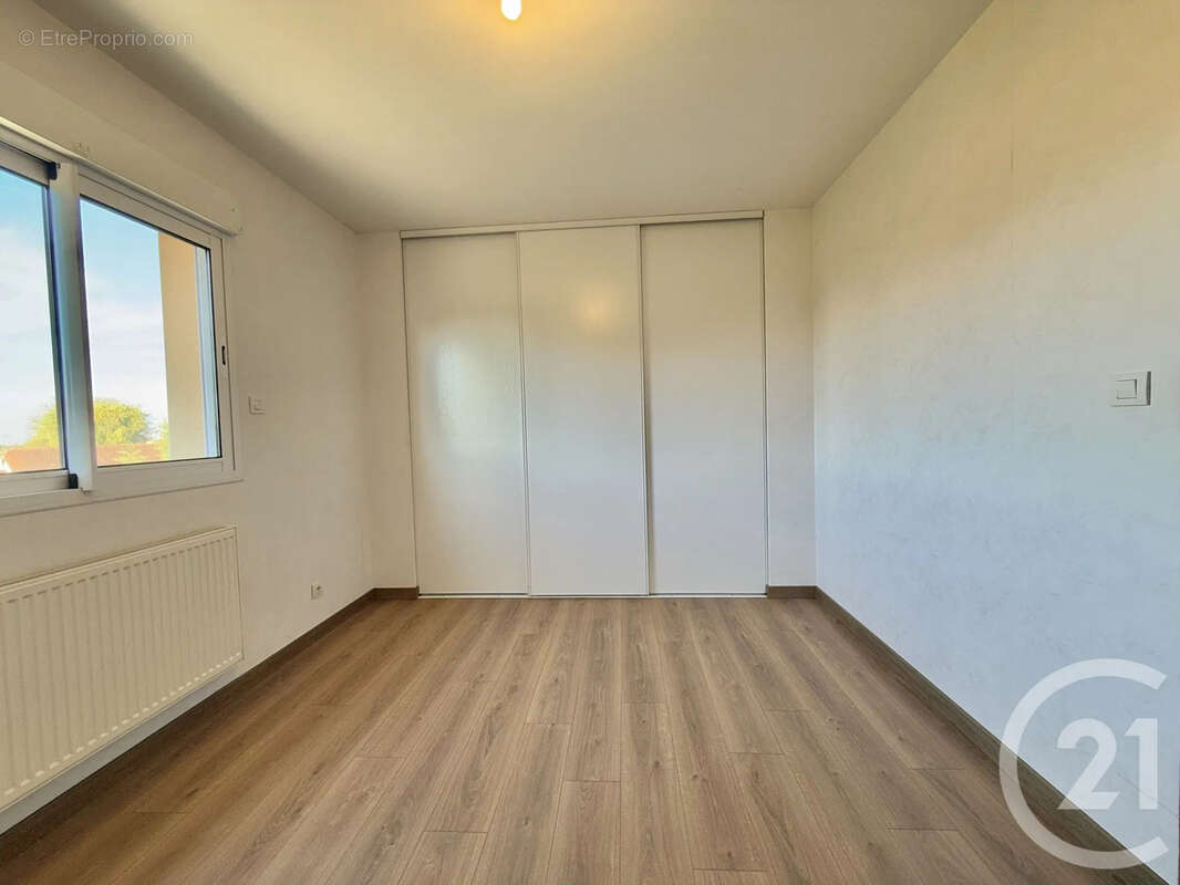 Appartement à YZEURE