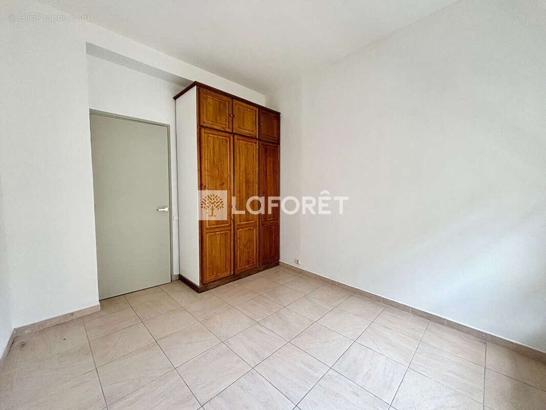 Commerce à MARSEILLE-1E