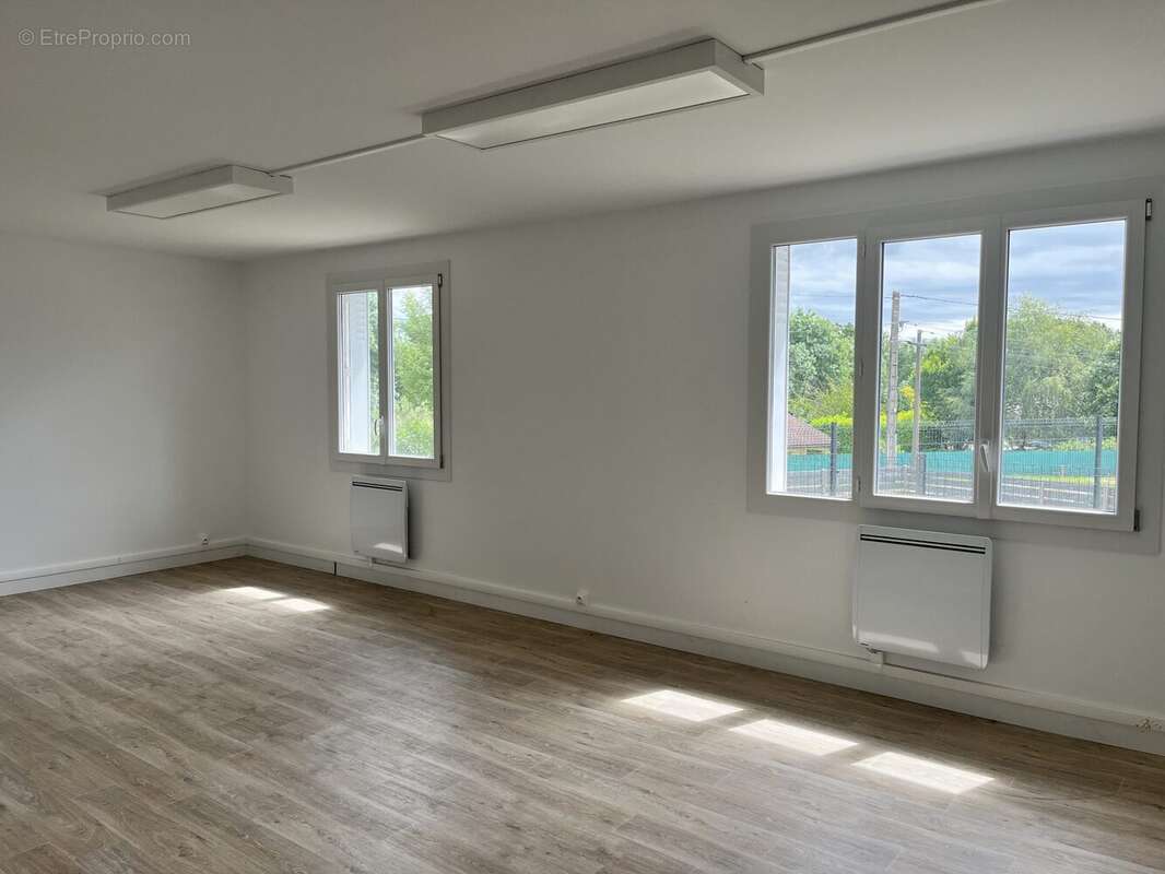 Maison 165 m² à Saint-Etienne-Des-Oullieres  - photo 5