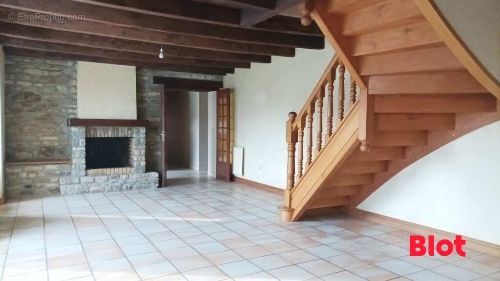 Maison à LA BOUEXIERE