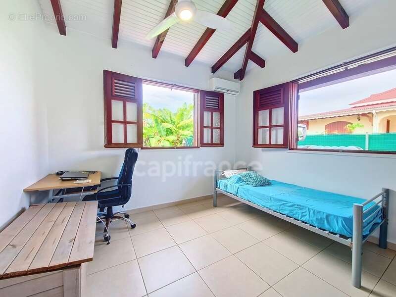 Maison à CAPESTERRE-BELLE-EAU