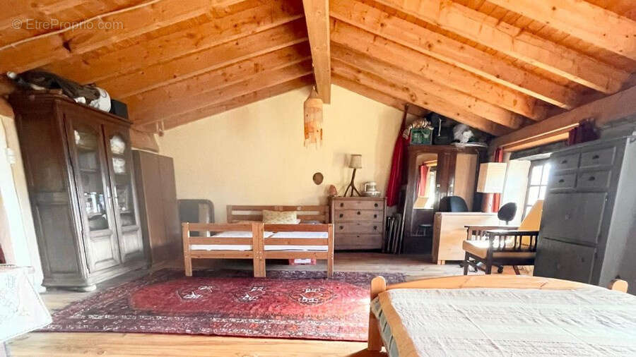 Maison à SAINT-JULIEN-LABROUSSE
