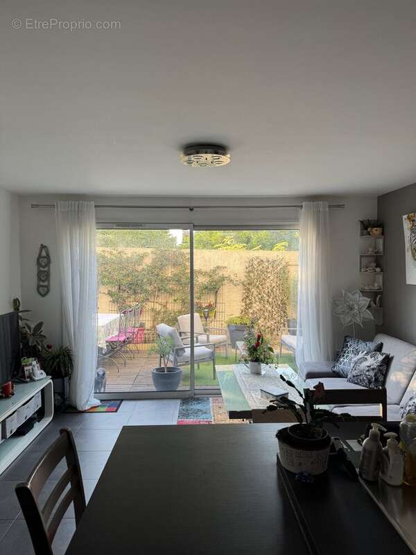 Appartement à CHATEAUNEUF-LES-MARTIGUES