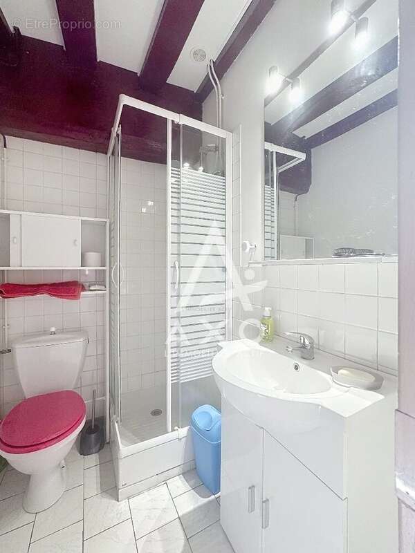 Maison avec nombreuses dépendances et fort potentiel d'aménagement - photo 6