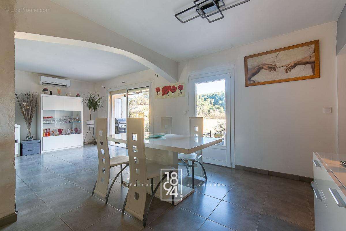 Maison à SAINT-ZACHARIE