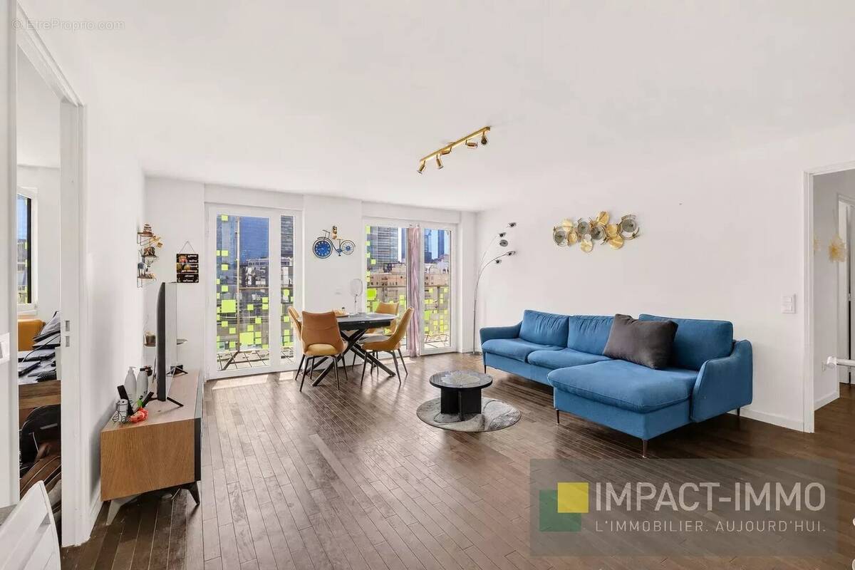 Appartement à COURBEVOIE