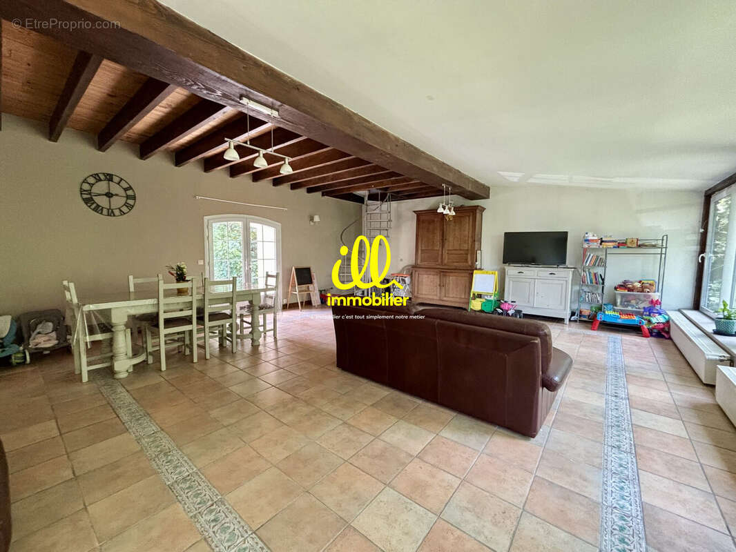 Maison 189 m² à La Francheville  - photo 4