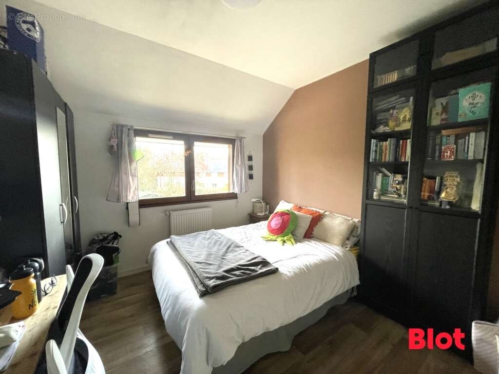 Maison à MONTGERMONT