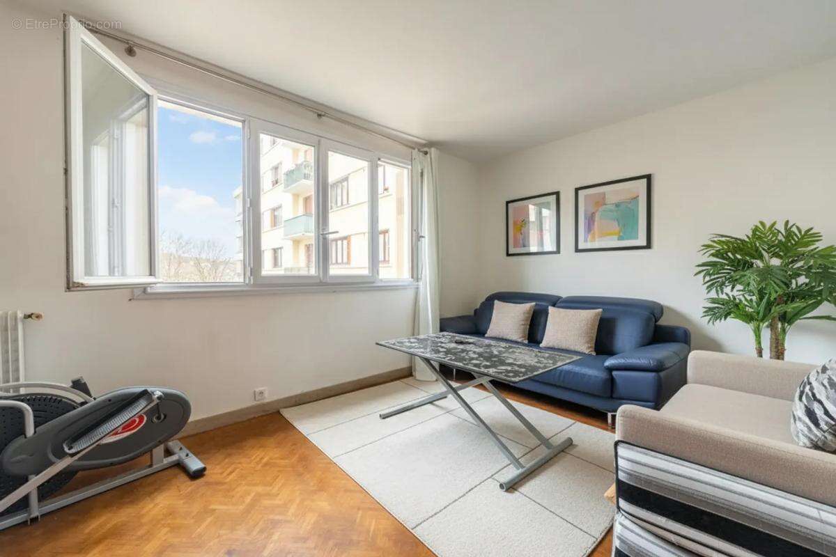 Appartement 3 pièces de 58 m2 en vente à Les Clayes-sous-Bois - Idéal pour investisseurs - photo 2